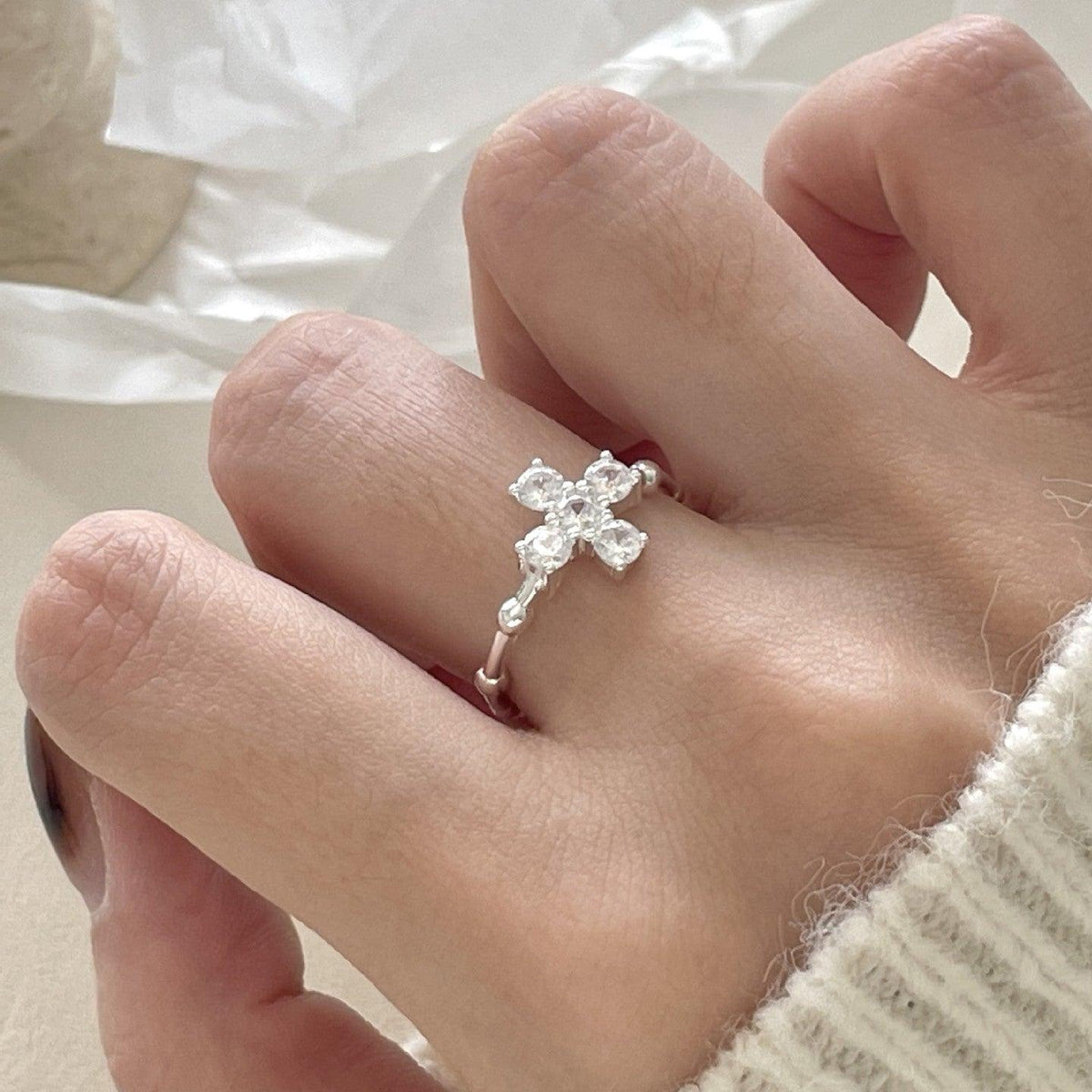 F廠-韓國韓版 925純銀白鑽十字架戒金色戒簡約百搭INS網紅小眾戒指「J940」25.03-4