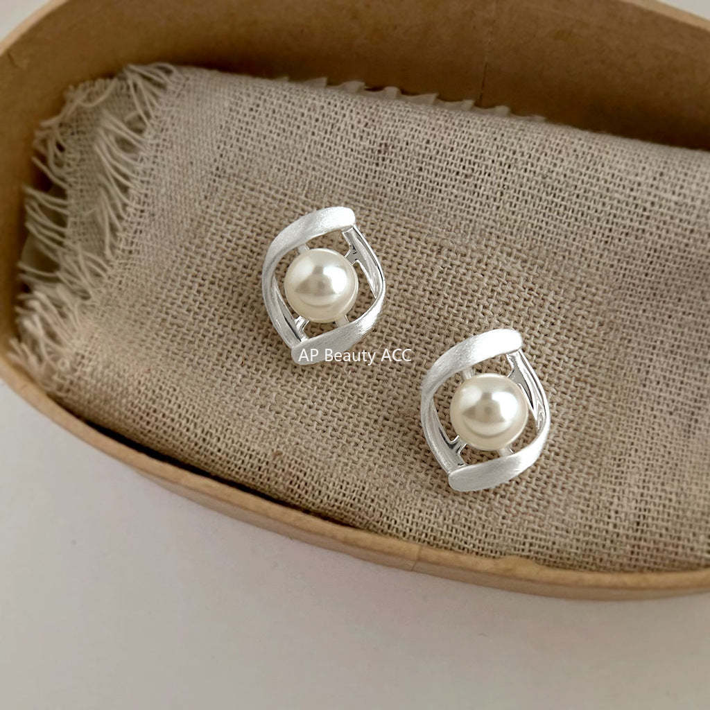 A廠-拉絲款冷淡風925銀針幾何扭曲立體銀針新款珍珠耳飾工廠耳環 飾品「6980」25.10-5