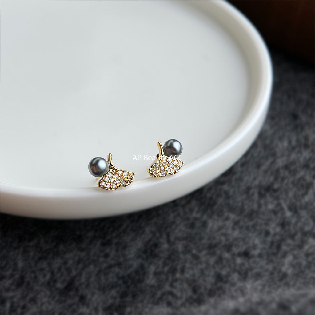 A廠-迷你版微鑲鋯石秋冬款銀杏葉耳環簡約小巧時尚通勤新款耳飾「6911」25.10-2