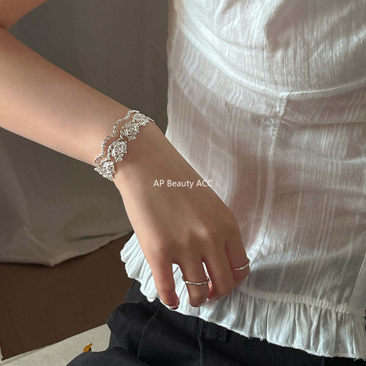 C廠-森系小香風鏤空蕾絲手鐲女甜美高級感精緻手環小眾輕奢秋冬手飾「SL-486」25.10-5