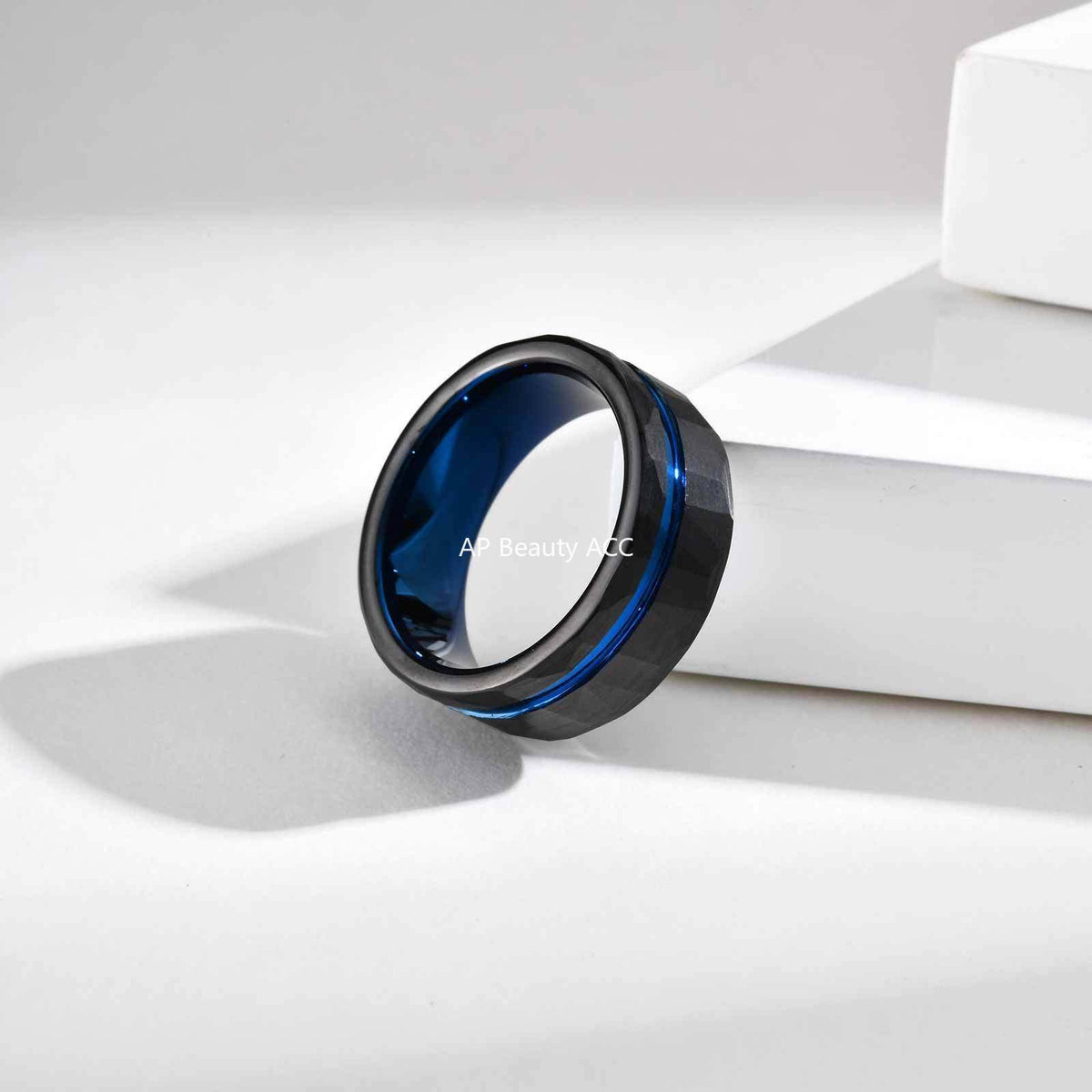 G廠-8mm寬 跨境商家爆品款鎢鋼面拉絲內光錘打紋面戒指黑色「TCR-104B07」25.10-5