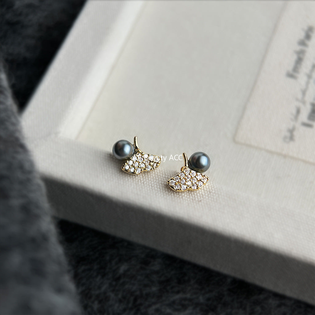 A廠-迷你版微鑲鋯石秋冬款銀杏葉耳環簡約小巧時尚通勤新款耳飾「6911」25.10-2