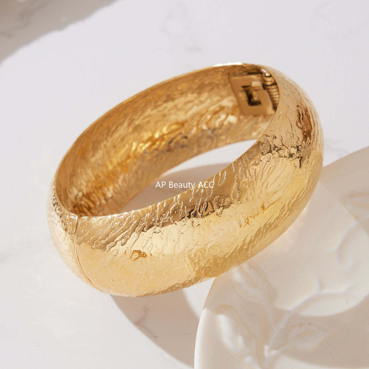 B廠-ins輕奢時尚百搭紋理側開口手鐲不鏽鋼材質鍍18k真金不掉色「Z499」25.10-5