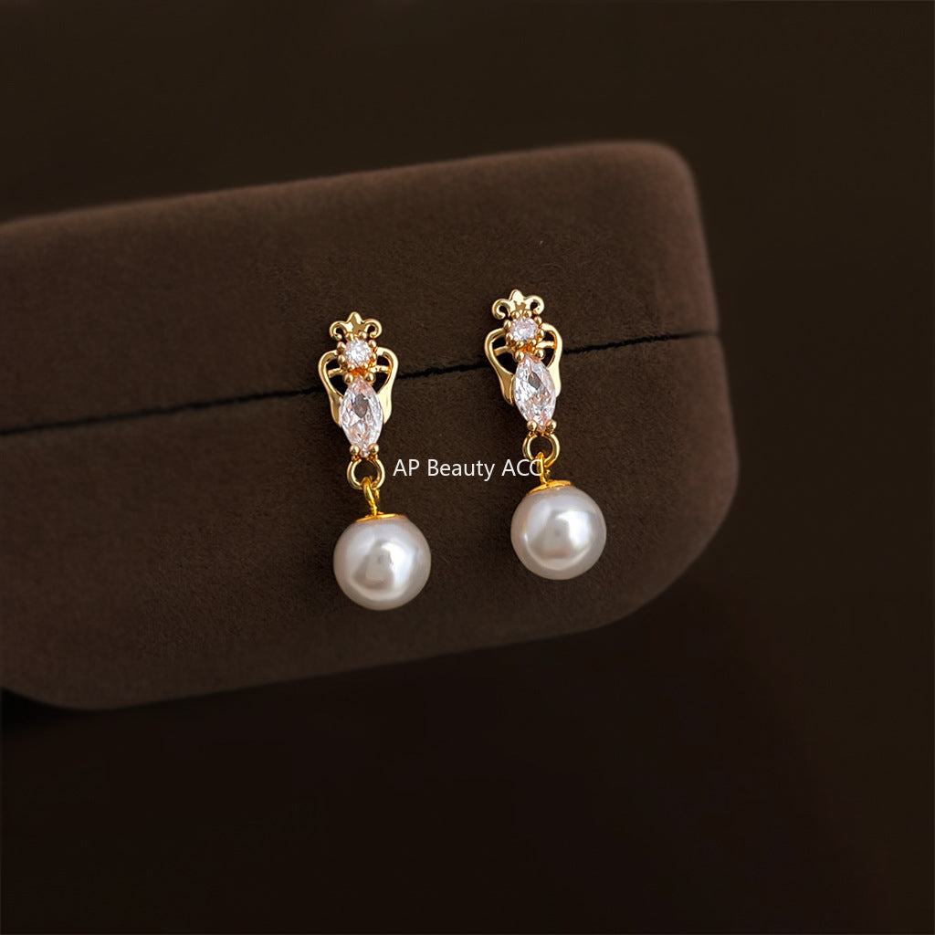 A廠-時尚輕奢風微鑲鋯石小香風珍珠耳飾氣質簡約通勤百搭工廠耳環飾品「6889」25.10-3