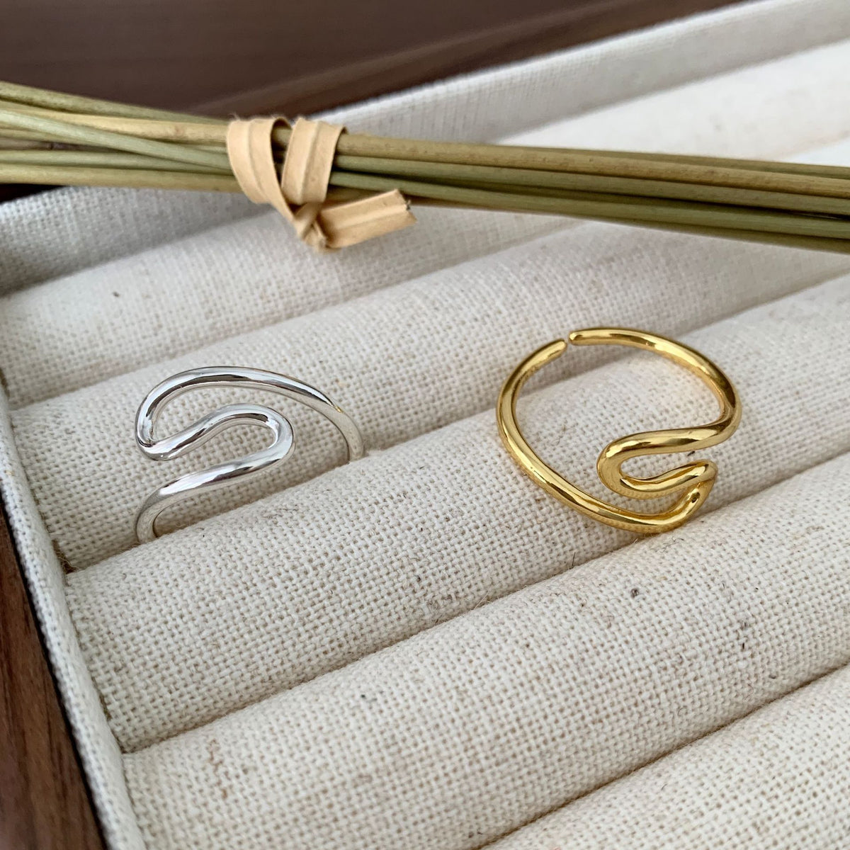 F廠-韓國韓版925純銀線戒指幾何極簡不規則彎曲戒指女設計感ins網紅戒「J1235」25.06-1