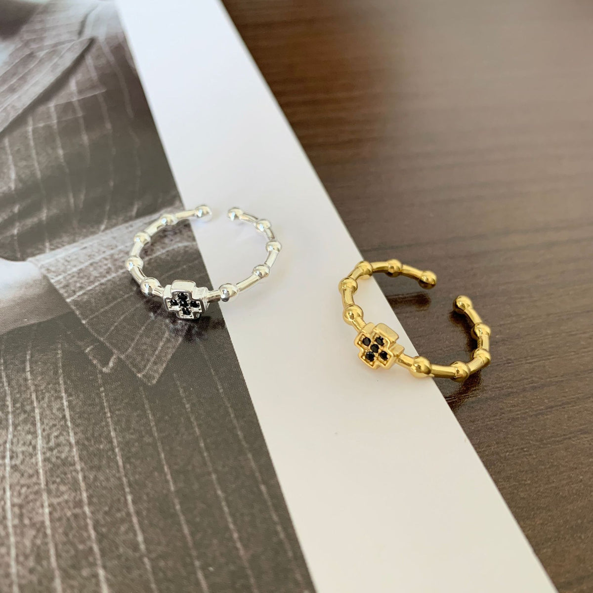 F廠-韓國韓版 925純銀黑鑽十字架戒金色戒簡約百搭INS網紅小眾戒指「J943」25.08-1