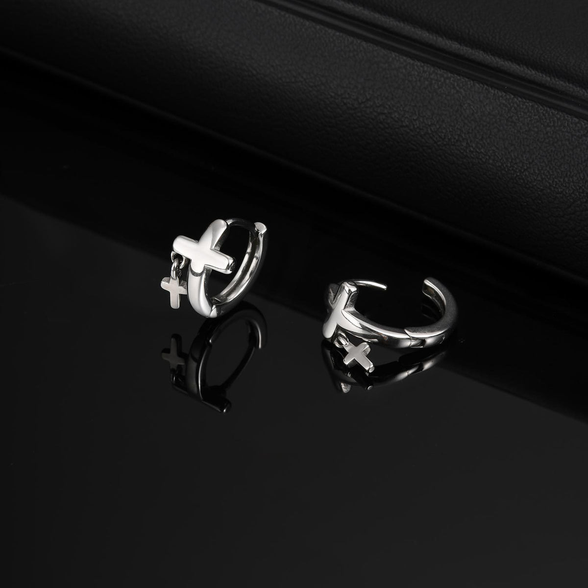 G廠-歐美時尚男士潮流個性耳環不鏽鋼十字架耳圈有耳洞款單只「EH-788」25.07-3