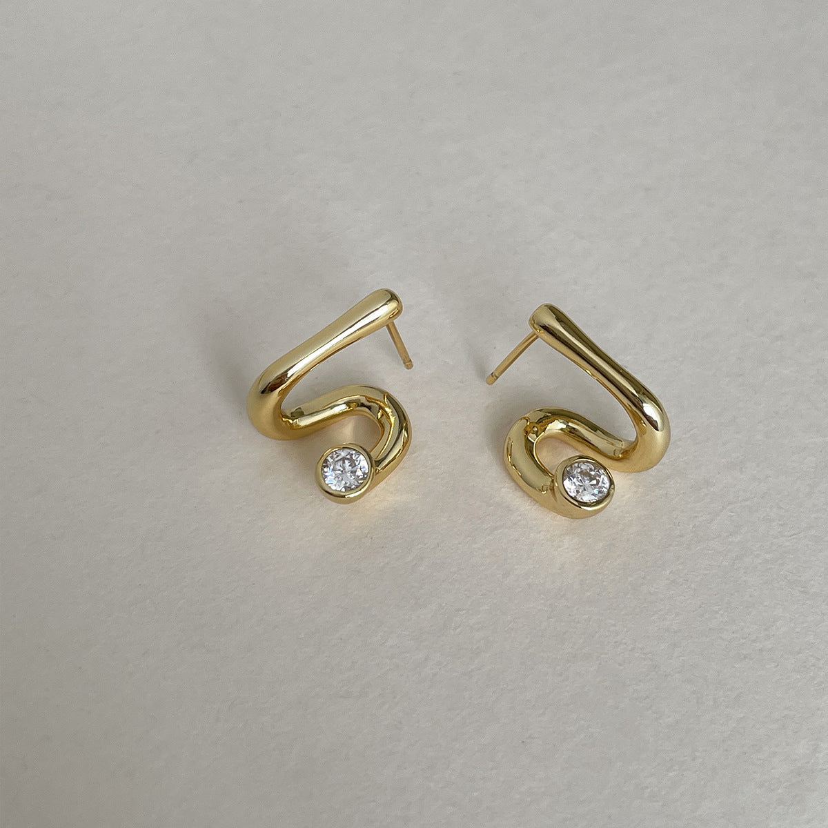 C廠-925銀針精緻曲線耳釘女輕奢小眾ins韓版鋯石耳環氣質通勤秋冬耳飾「EH-4049」25.10-5
