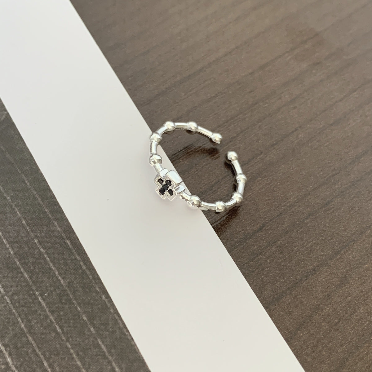 F廠-韓國韓版 925純銀黑鑽十字架戒金色戒簡約百搭INS網紅小眾戒指「J943」25.08-1