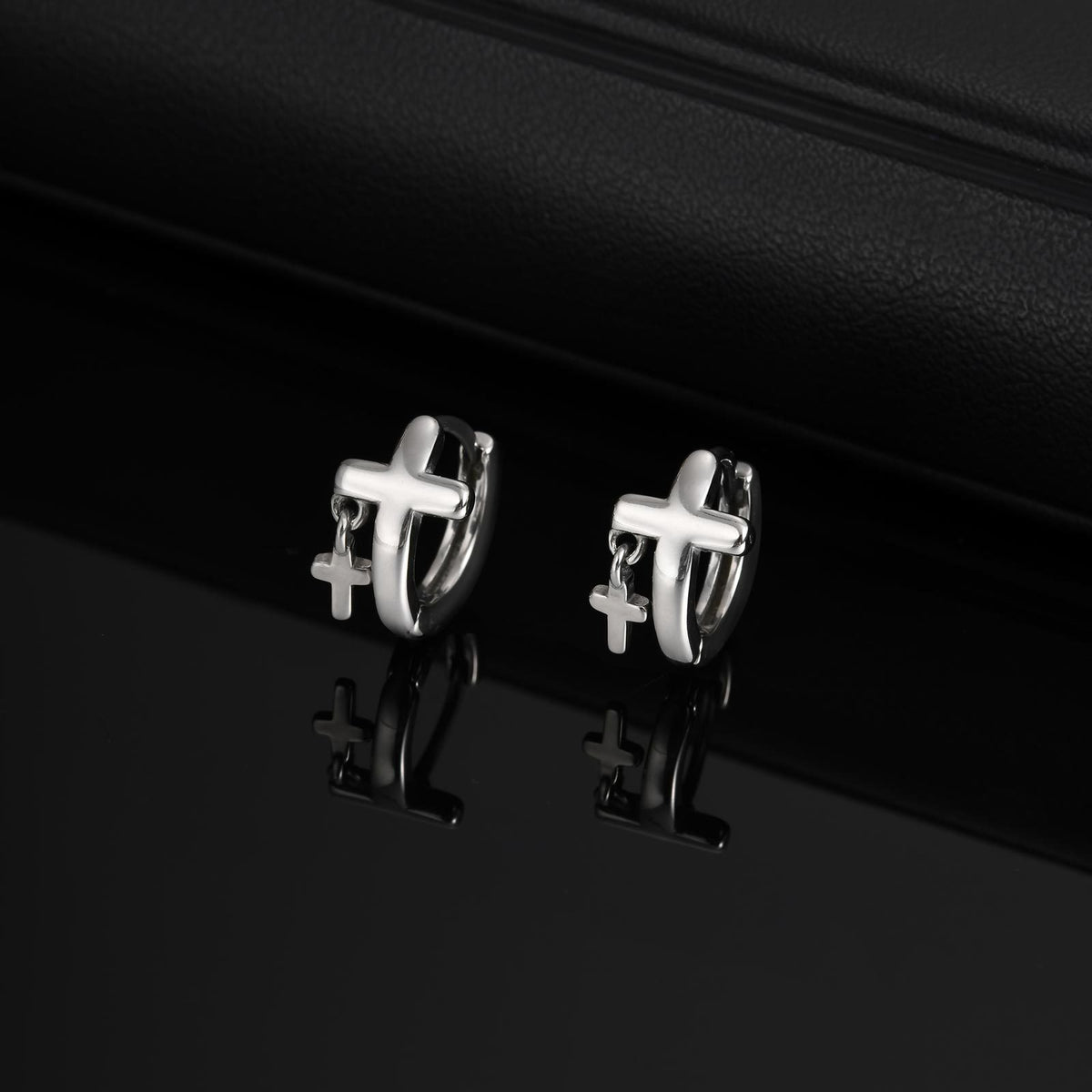 G廠-歐美時尚男士潮流個性耳環不鏽鋼十字架耳圈有耳洞款單只「EH-788」25.07-3