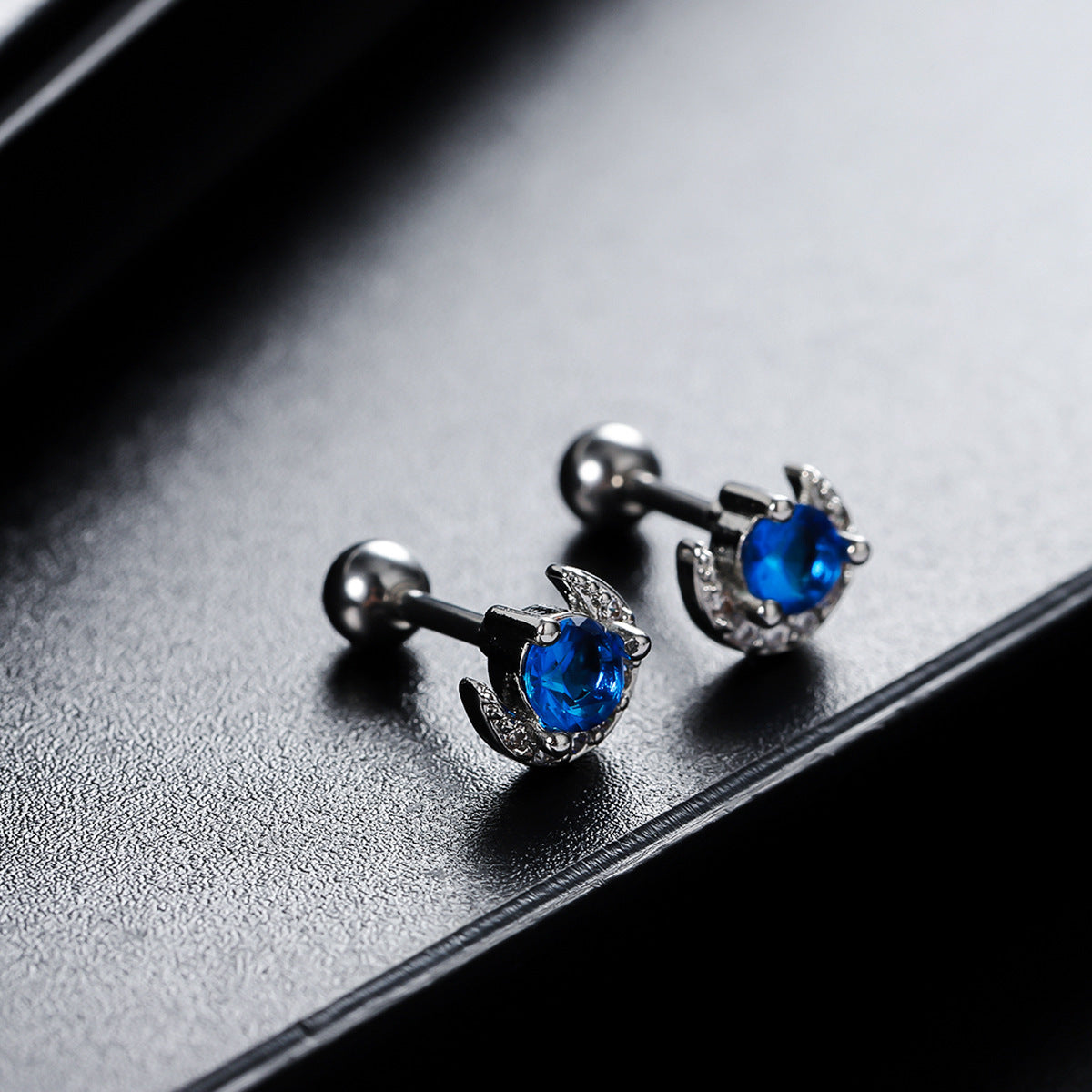 G廠-藍色月亮螺旋耳釘男潮個性冷淡風螺絲耳環女時尚簡約藍鑽鋯石耳飾「ER854」25.09-4