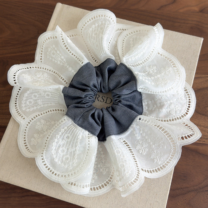 E廠-超大寬邊顯臉小拼接刺繡花朵肥腸圈韓國學院風藍白格紋鏤空髮繩女「27095」25.06-3