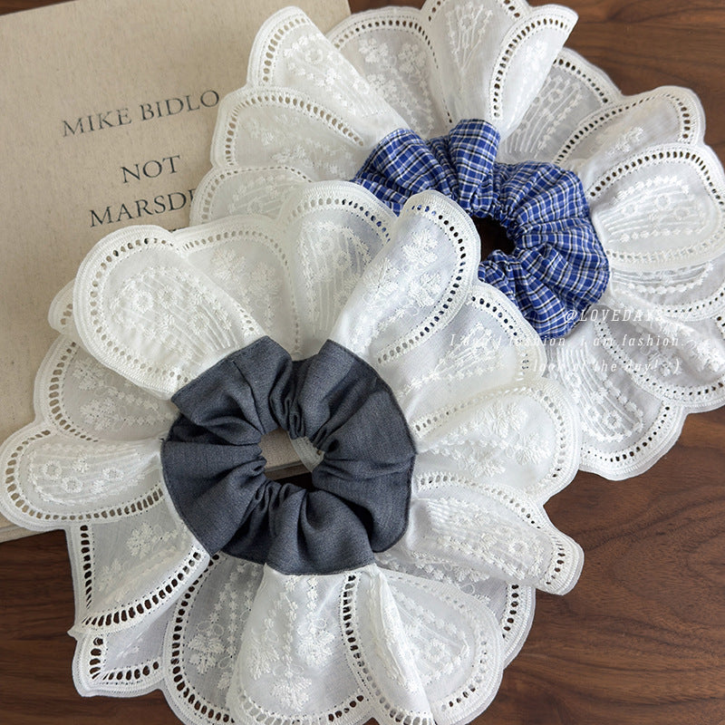 E廠-超大寬邊顯臉小拼接刺繡花朵肥腸圈韓國學院風藍白格紋鏤空髮繩女「27095」25.06-3