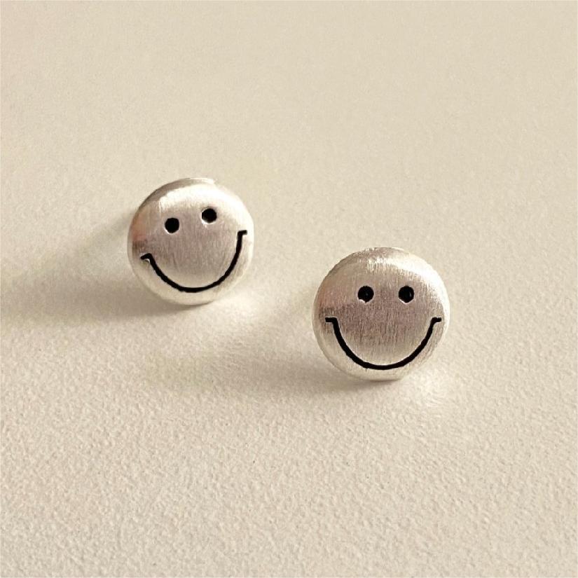 F廠-韓國韓版925純銀耳釘笑臉拉絲耳釘簡約時尚氣質ins風耳環「C1182」25.06-3