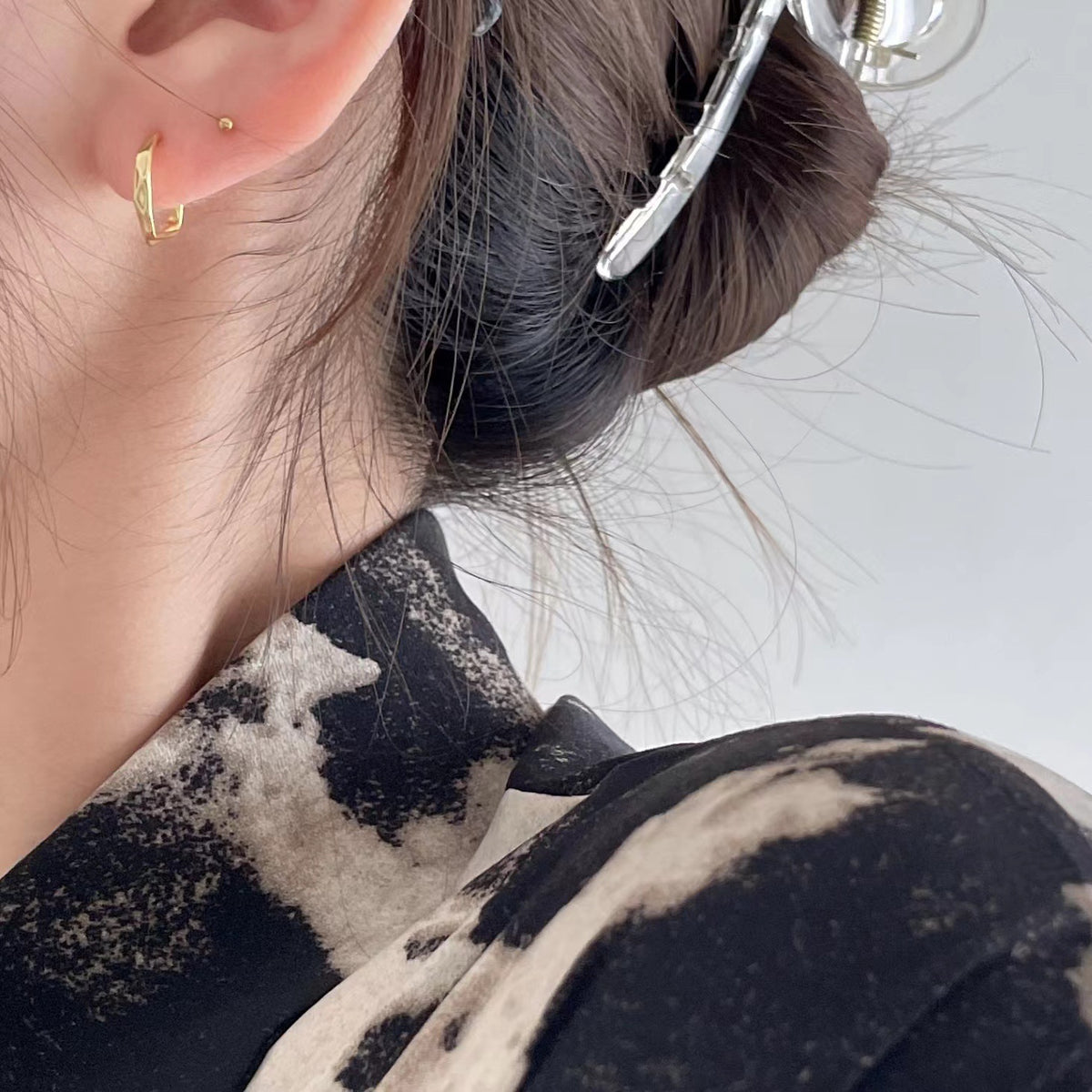 F廠-韓國韓版925純銀弧面折紋耳釘女簡約時尚ins風耳環耳飾「C880」25.08-1