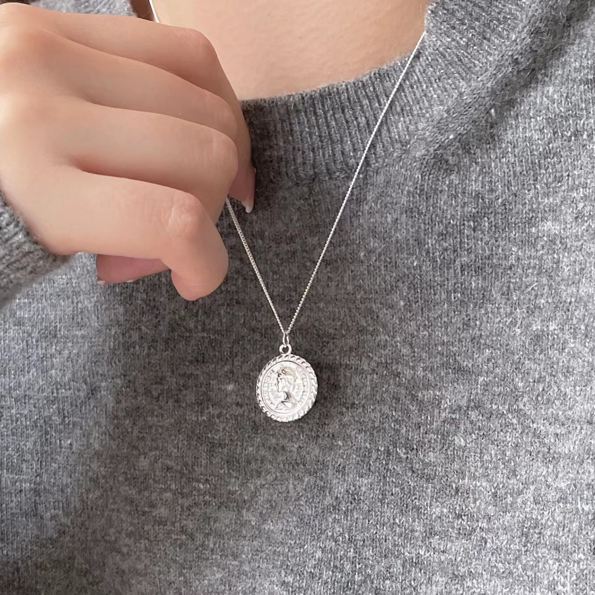 F廠-韓國韓版925純銀 復古伊麗莎白圓型硬幣吊墜項鍊「B301」25.07-4