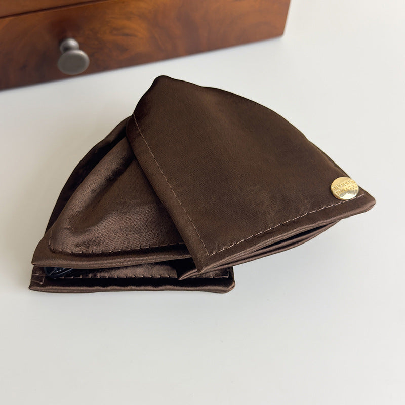 E廠-緞面貝殼三角抓夾純色布藝鯊魚夾高級感通勤盤髮夾子氣質髮飾髮抓「27064」25.06-2