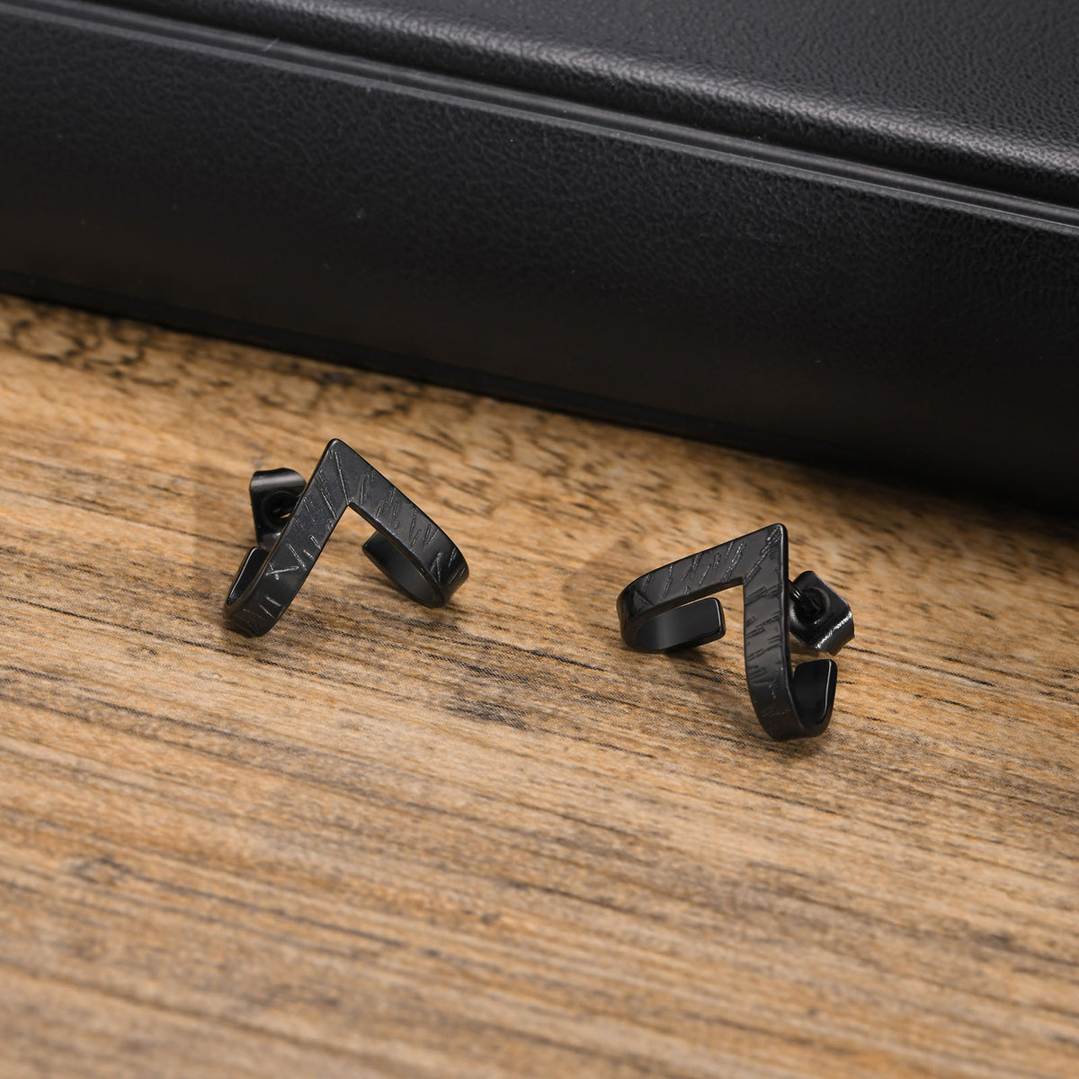 G廠-跨境飾品批發 不鏽鋼男士時尚潮流 幾何V字耳釘「ES-359」25.04-3