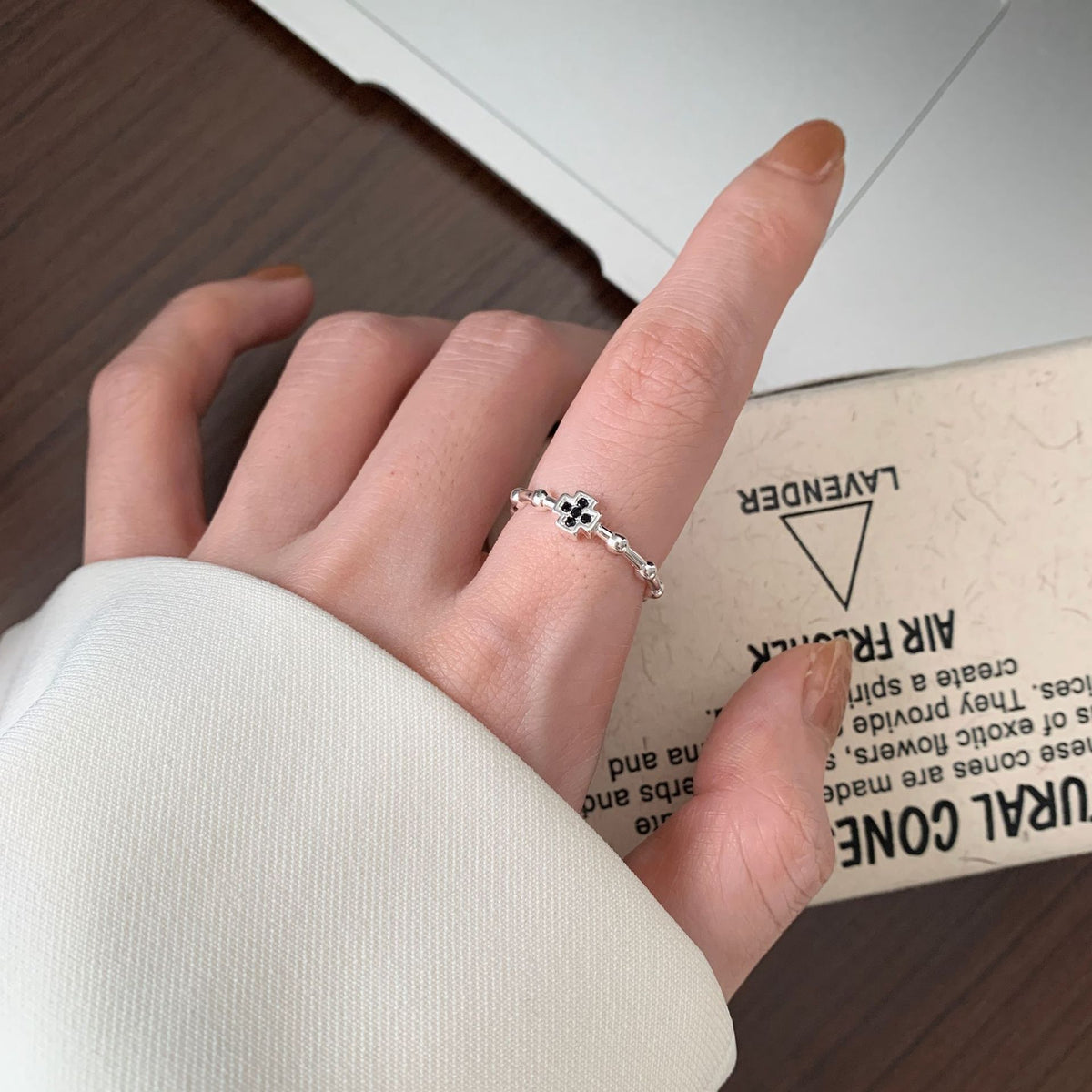 F廠-韓國韓版 925純銀黑鑽十字架戒金色戒簡約百搭INS網紅小眾戒指「J943」25.08-1