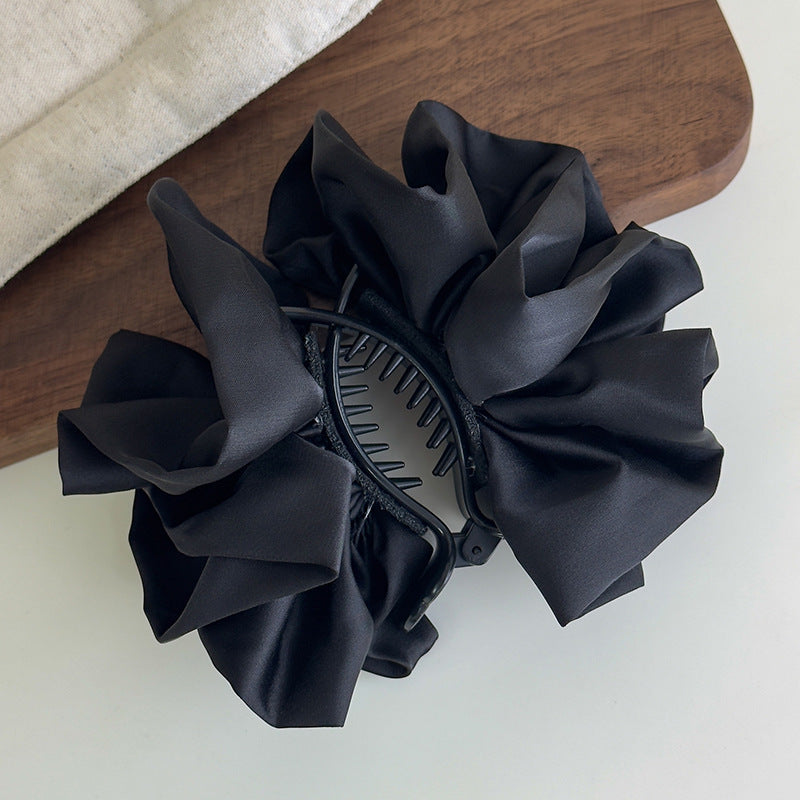 E廠-韓系慵懶復古褶皺花朵花苞形香蕉夾蓬松竪夾奶油雲朵緞面馬尾夾女「27070」25.06-2