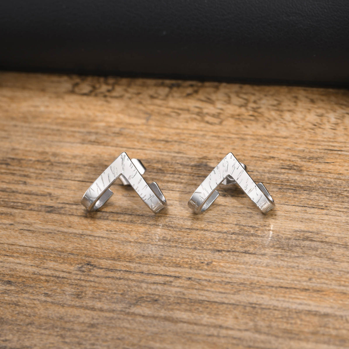 G廠-跨境飾品批發 不鏽鋼男士時尚潮流 幾何V字耳釘「ES-359」25.04-3