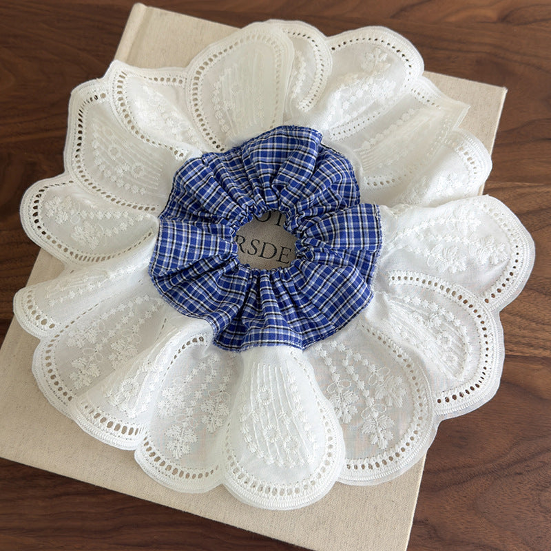 E廠-超大寬邊顯臉小拼接刺繡花朵肥腸圈韓國學院風藍白格紋鏤空髮繩女「27095」25.06-3
