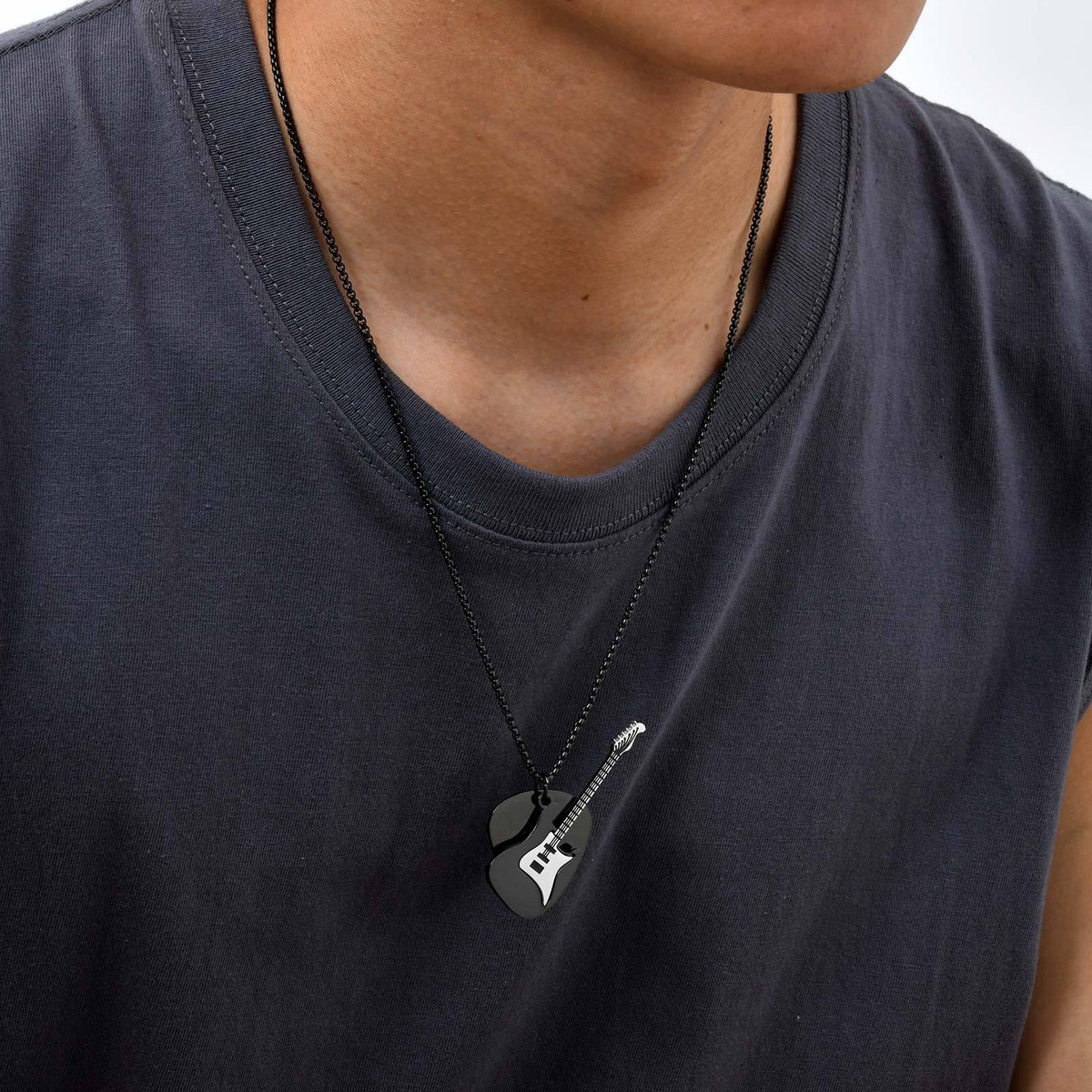 G廠-鈦鋼飾品 男士朋克搖滾不鏽鋼吉他撥片吉他吊墜項鍊潮配飾「NC-2320」25.08-1