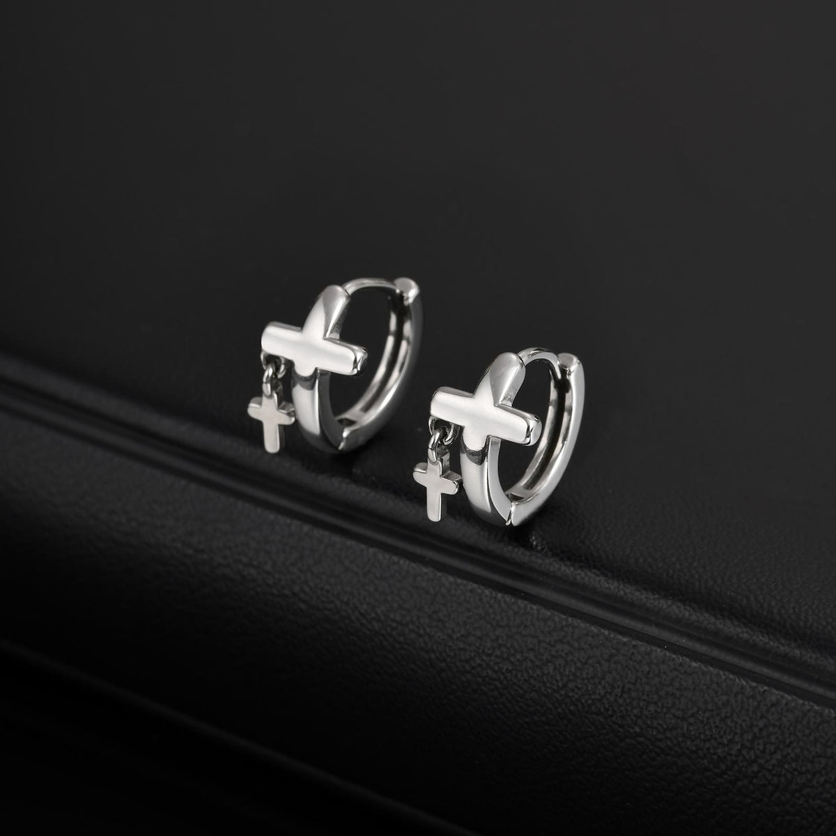 G廠-歐美時尚男士潮流個性耳環不鏽鋼十字架耳圈有耳洞款單只「EH-788」25.07-3