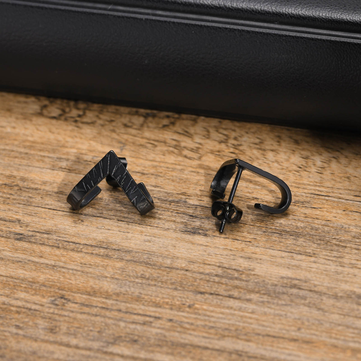 G廠-跨境飾品批發 不鏽鋼男士時尚潮流 幾何V字耳釘「ES-359」25.04-3