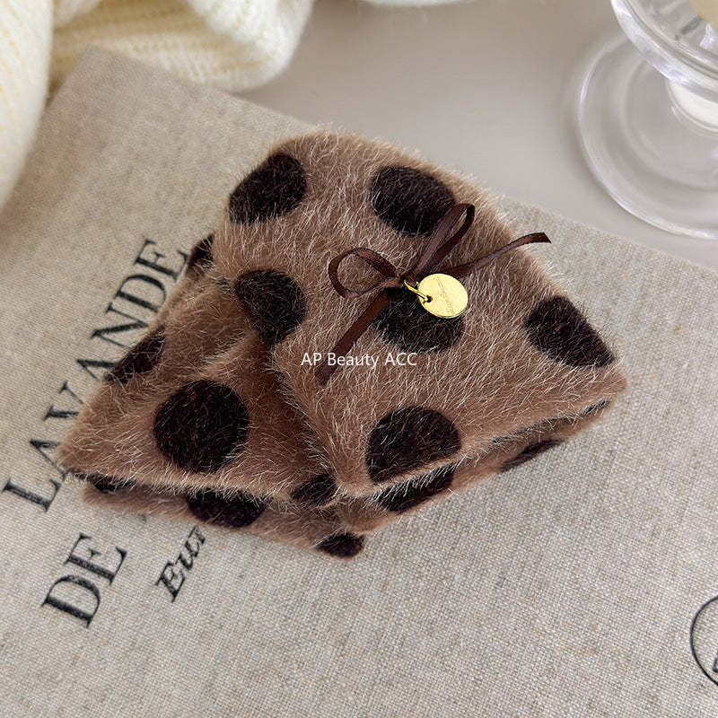 E廠-波點毛絨三角抓夾女鯊魚夾2025新款高級感後腦勺大號髮夾秋冬髮飾「27615」25.10-5