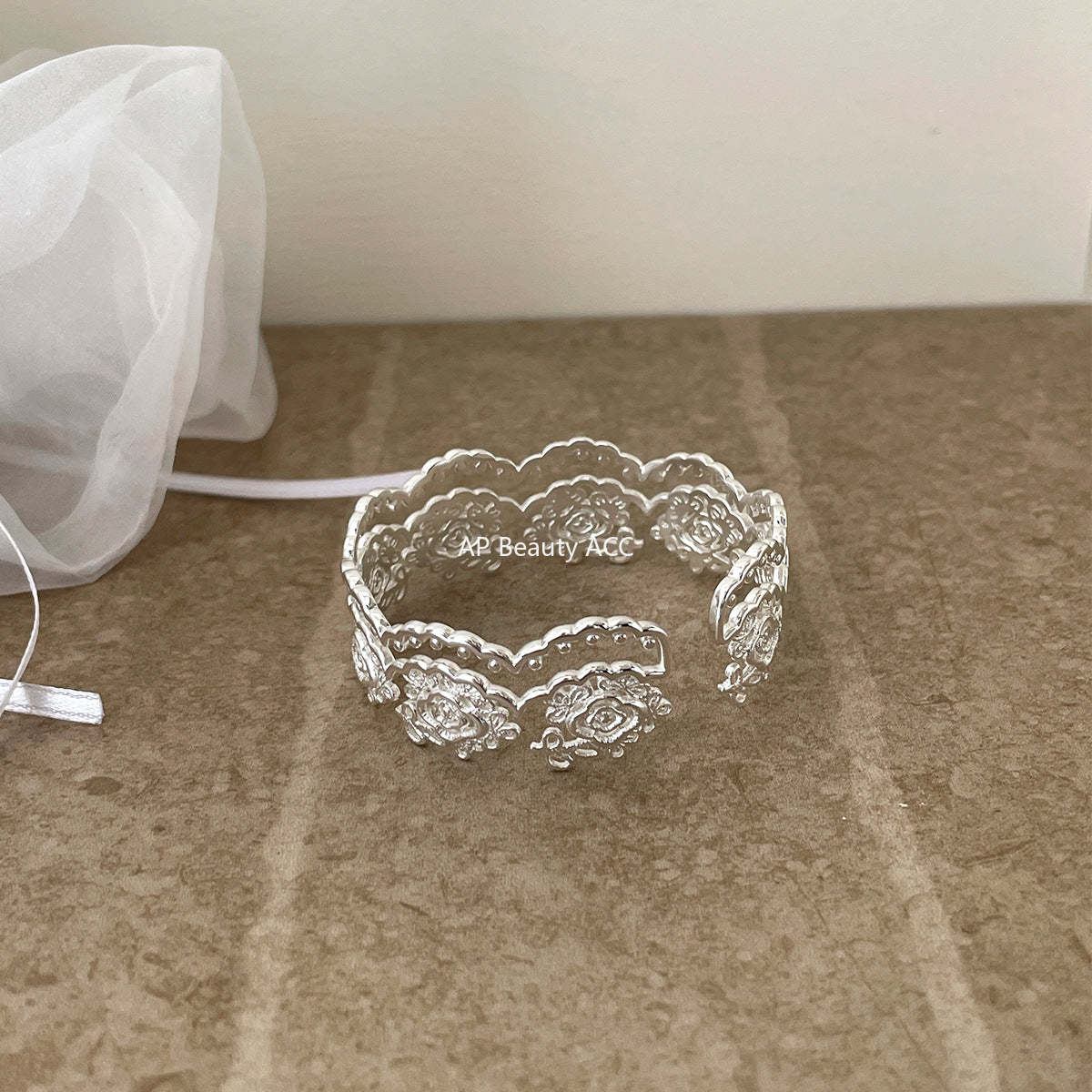 C廠-森系小香風鏤空蕾絲手鐲女甜美高級感精緻手環小眾輕奢秋冬手飾「SL-486」25.10-5