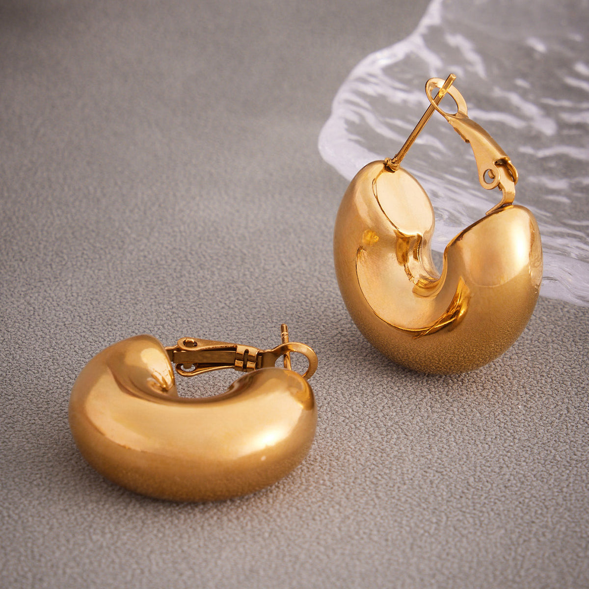 B廠-歐美飾品不鏽鋼胖乎乎小號空心C型耳環鍍18k真金耳釘不掉色「F412」25.08-5