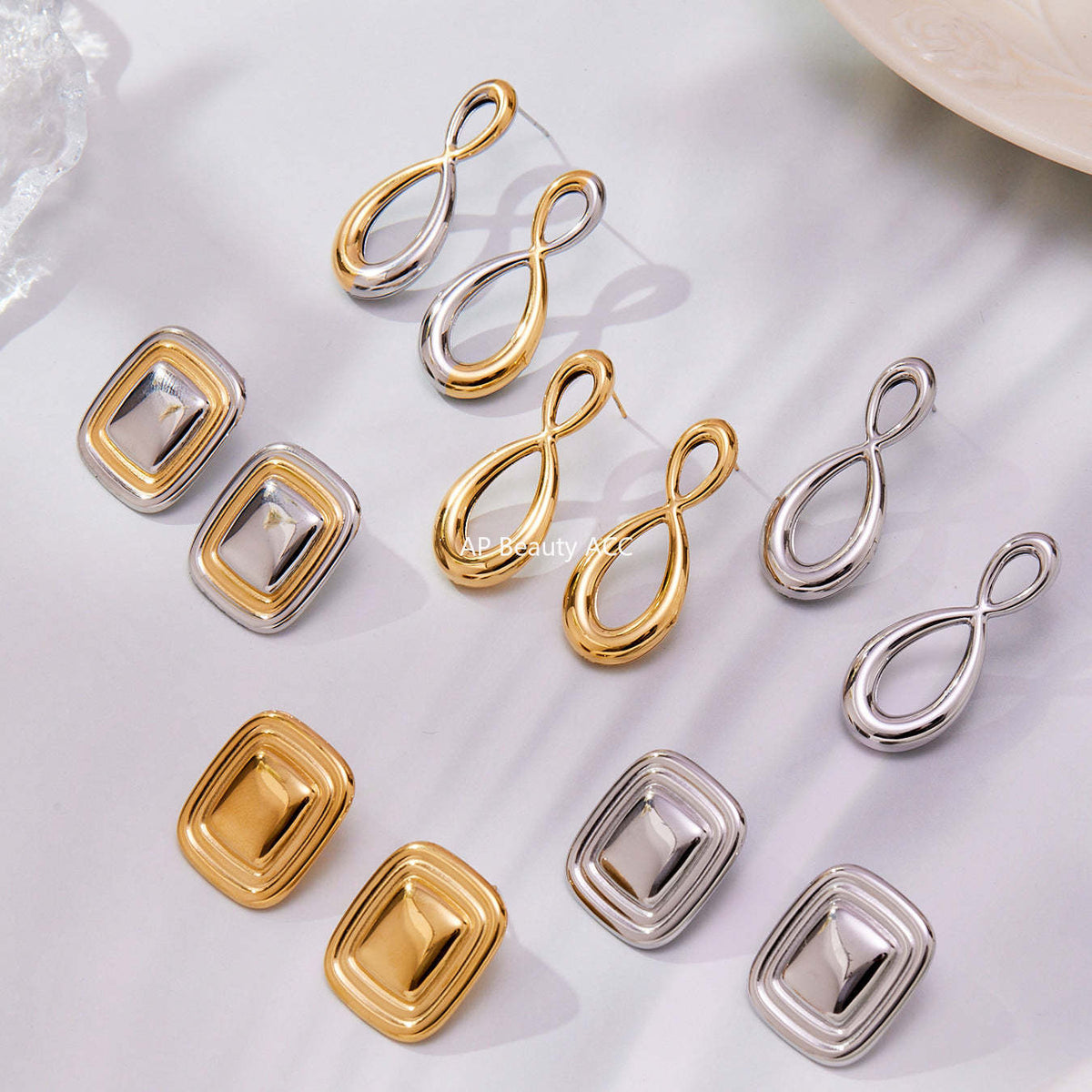 B廠-跨境新款不鏽鋼空心8子耳環ins小眾設計耳飾鍍18k金不掉色「F625-F626」25.10-5