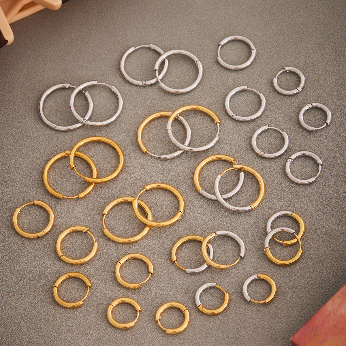 B廠-ins小眾設計感不鏽鋼幾何素圈耳環百搭時尚耳飾鍍18k金批發「F596」25.08-5