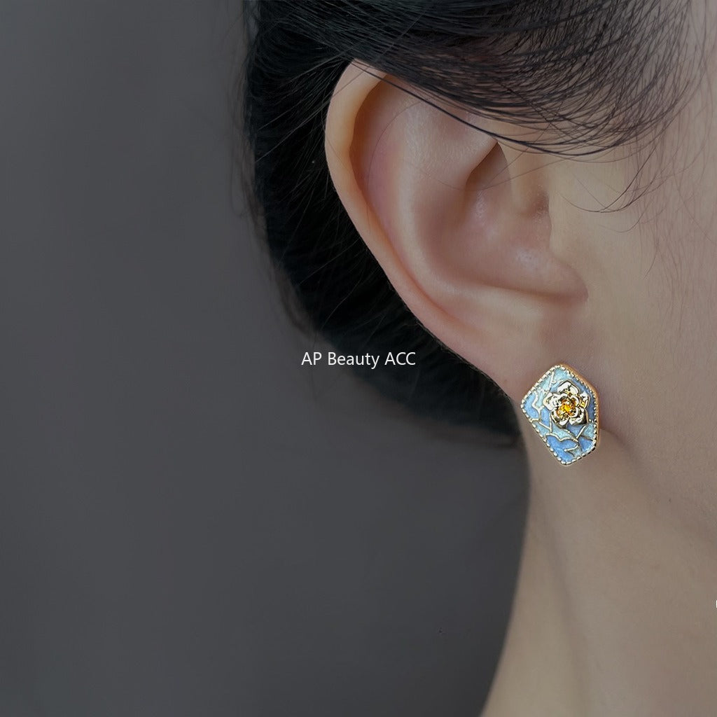 A廠-原創茶花設計師款霧霾藍色秋冬熱賣新款小眾個性耳飾工廠耳環飾品「6870」25.10-1