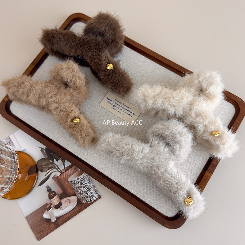 E廠-愛心毛絨頭髮抓夾鯊魚夾髮夾女高級感2025新款大號後腦勺夾子頭飾「26278」25.11-2