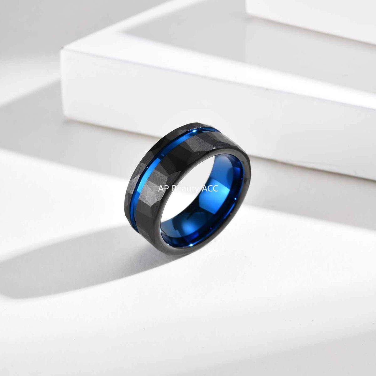 G廠-8mm寬 跨境商家爆品款鎢鋼面拉絲內光錘打紋面戒指黑色「TCR-104B07」25.10-5