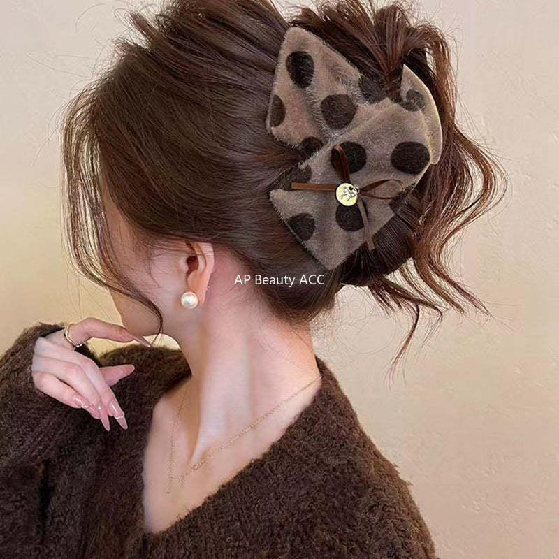 E廠-波點毛絨三角抓夾女鯊魚夾2025新款高級感後腦勺大號髮夾秋冬髮飾「27615」25.10-5
