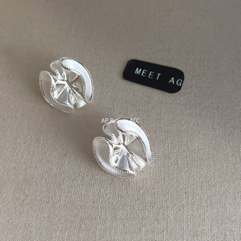 A廠-歐美立體霧面銀針褶皺花朵s925銀針耳飾時尚高級感新款耳環女「7138」25.11-4