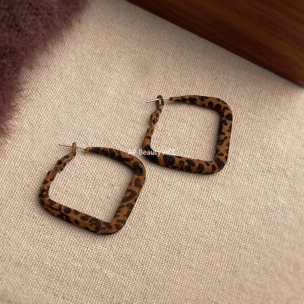 A廠-秋冬熱賣豹紋植絨誇張時尚歐美風幾何耳飾工廠 925銀針爆款耳環「6997-7000」25.10-5