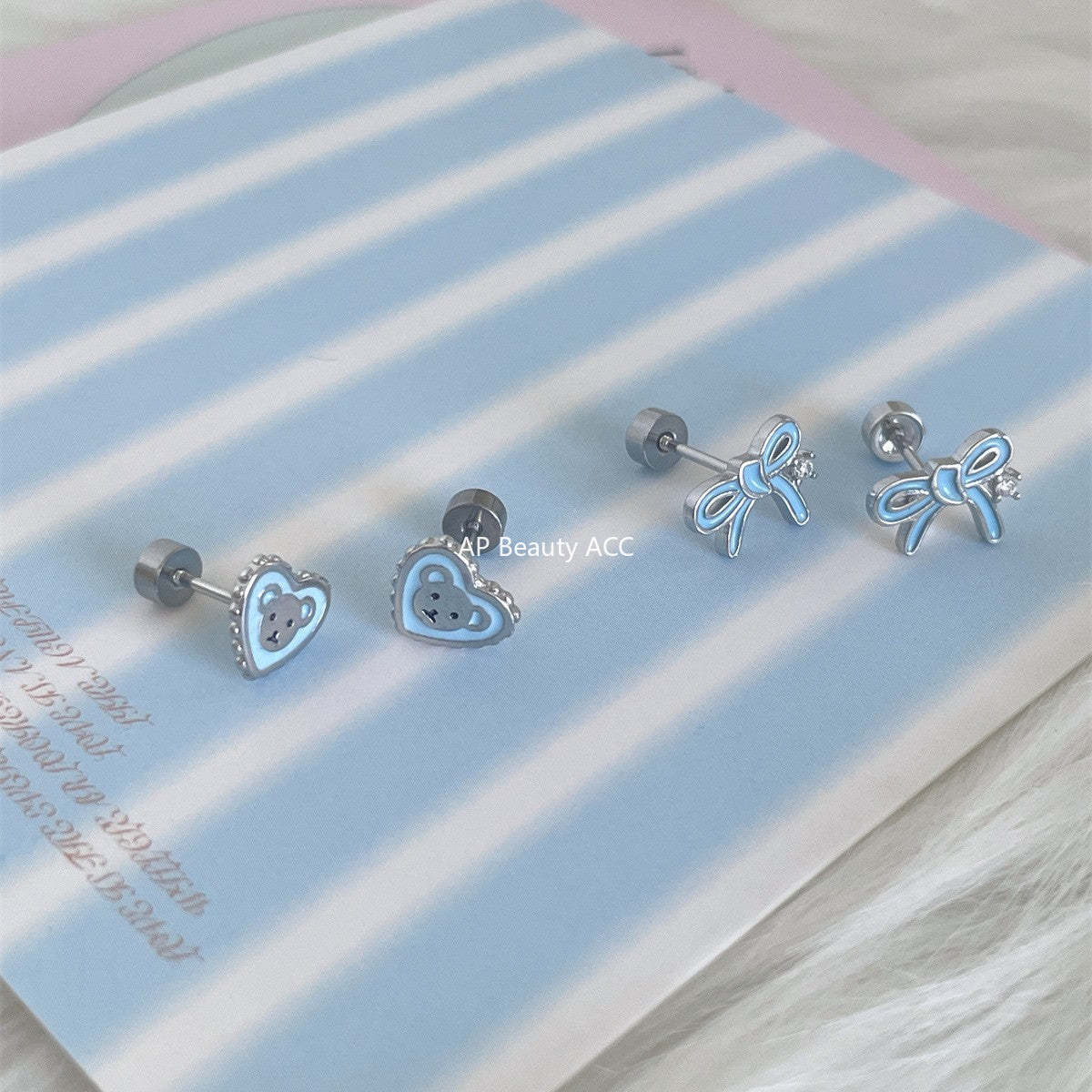 C廠-超可愛藍色愛心滴油小熊耳釘女甜美精緻少女蝴蝶結耳骨釘百搭耳飾「EH-4191」25.12-1