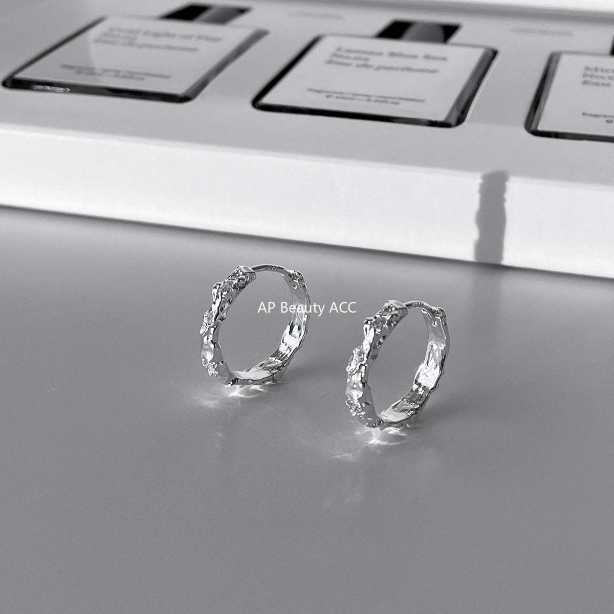 C廠-新款不規則錫紙紋銀針耳環女小眾簡約時髦素圈耳扣ins高級感耳環「EH-4315」25.12-2