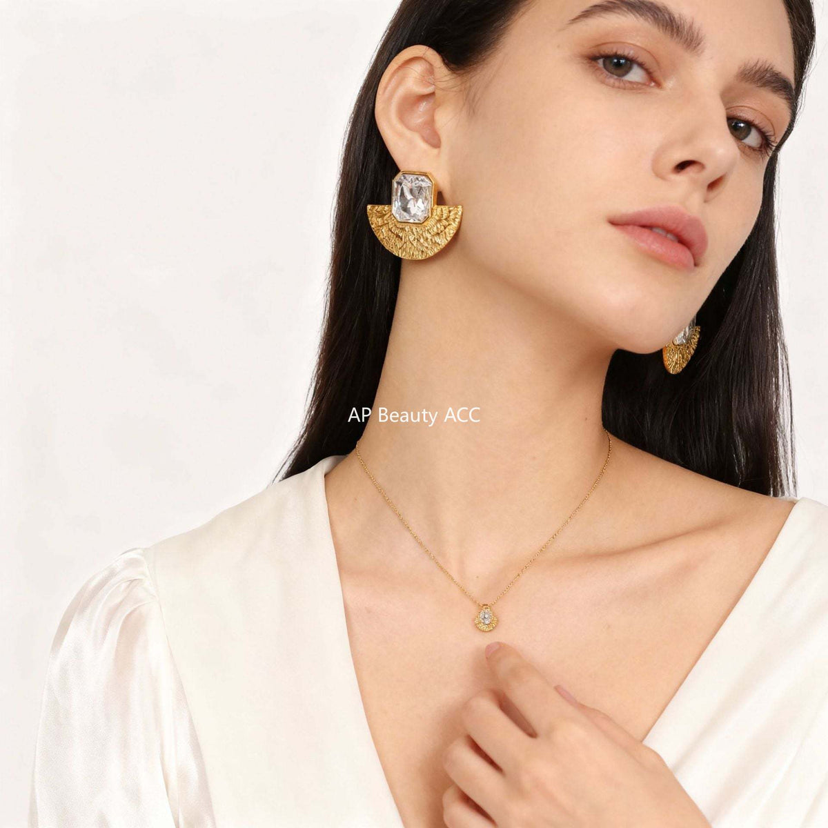 B廠-韓系小眾誇張鈦鋼玻璃石耳飾扇形火山紋理造型金色保色女個性項鍊「F1153-P1690」25.12-1