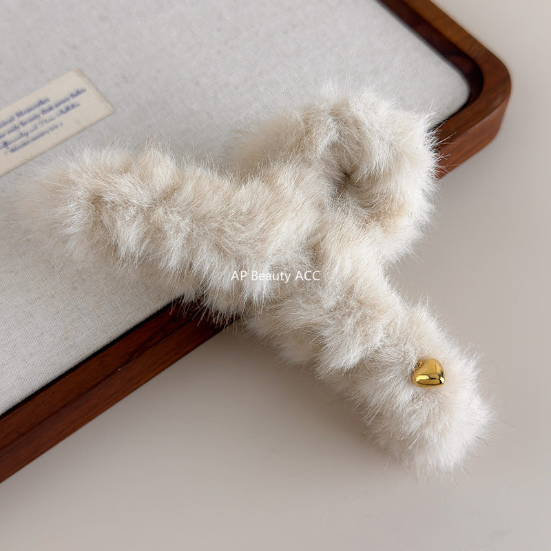 E廠-愛心毛絨頭髮抓夾鯊魚夾髮夾女高級感2025新款大號後腦勺夾子頭飾「26278」25.11-2