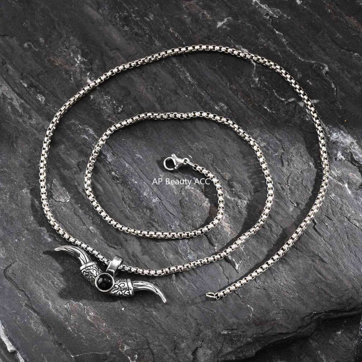 G廠-歐美不鏽鋼男牛角個性頸鏈嘻哈配飾批發霸氣牛角惡魔之眼「PN-2244」25.11-1