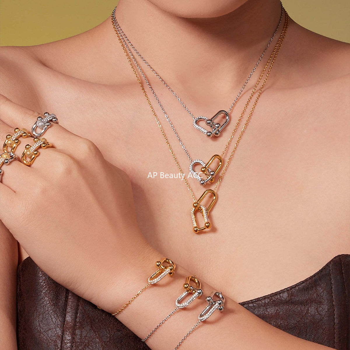 B廠-不鏽鋼馬蹄扣帶鑽飾品耳環戒指手鍊項鍊首飾套裝鍍18k真金不掉色「TXP501」25.11-4