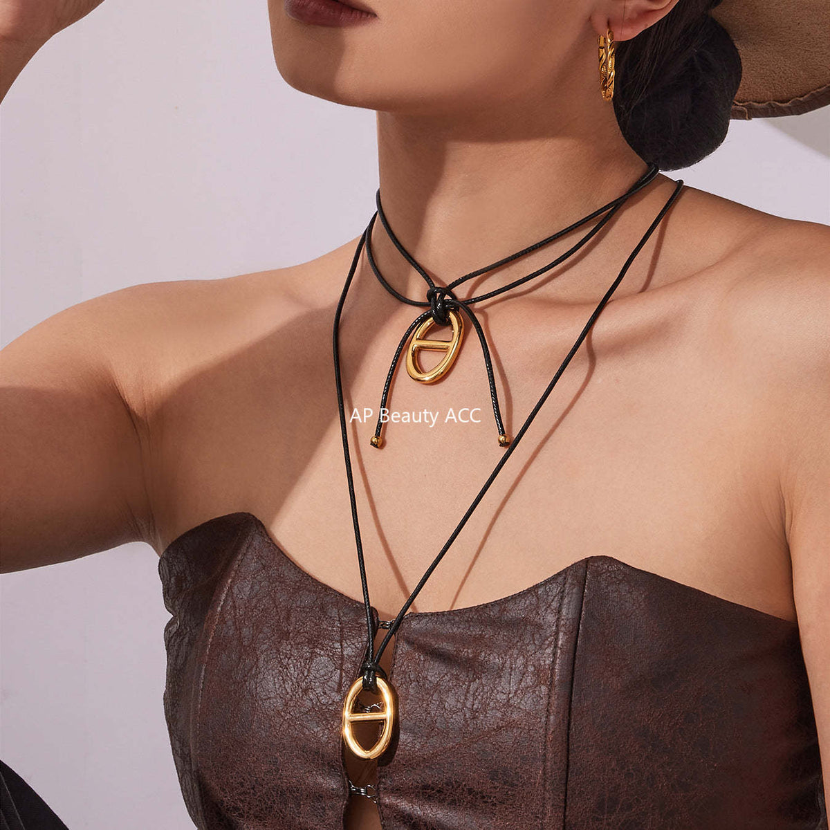 B廠-跨境新款不鏽鋼豬鼻子吊墜長款皮繩項鍊疊戴個性百搭毛衣鏈「P1701」25.11-3