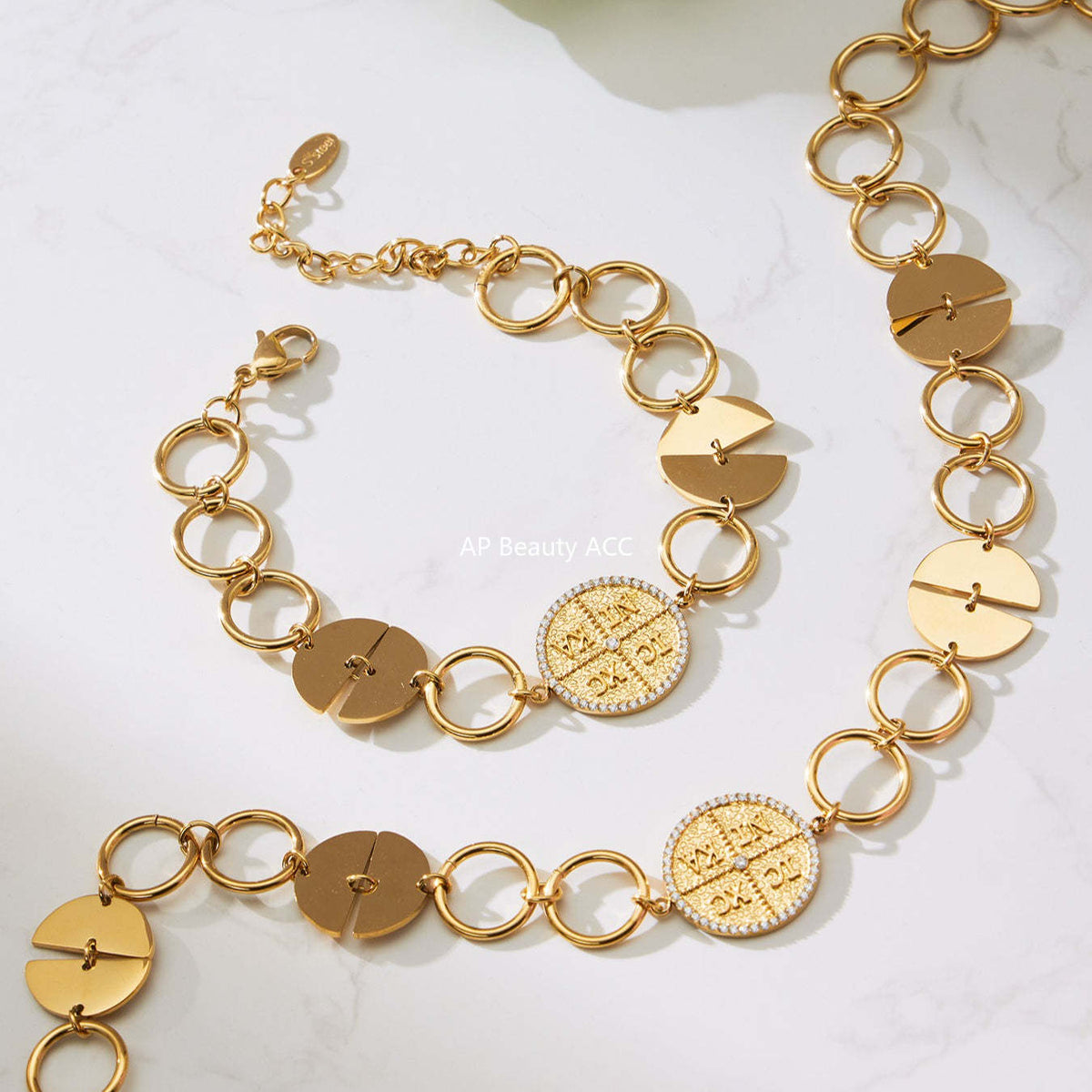 B廠-歐美新款配飾不鏽鋼圓片字母鑲嵌鋯石項鍊手鍊套裝鍍18k金「TXP488」25.11-4