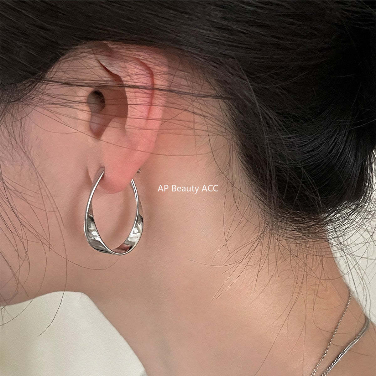 C廠-冷淡風金屬風格素圈耳夾女小眾設計感高級莫比烏斯無耳洞耳骨夾「EJ-55」25.12-1