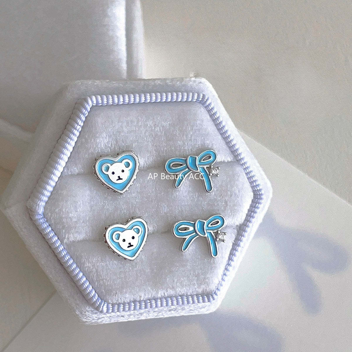C廠-超可愛藍色愛心滴油小熊耳釘女甜美精緻少女蝴蝶結耳骨釘百搭耳飾「EH-4191」25.12-1